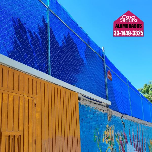 Alambrado instalado en zona industrial de Periférico Sur