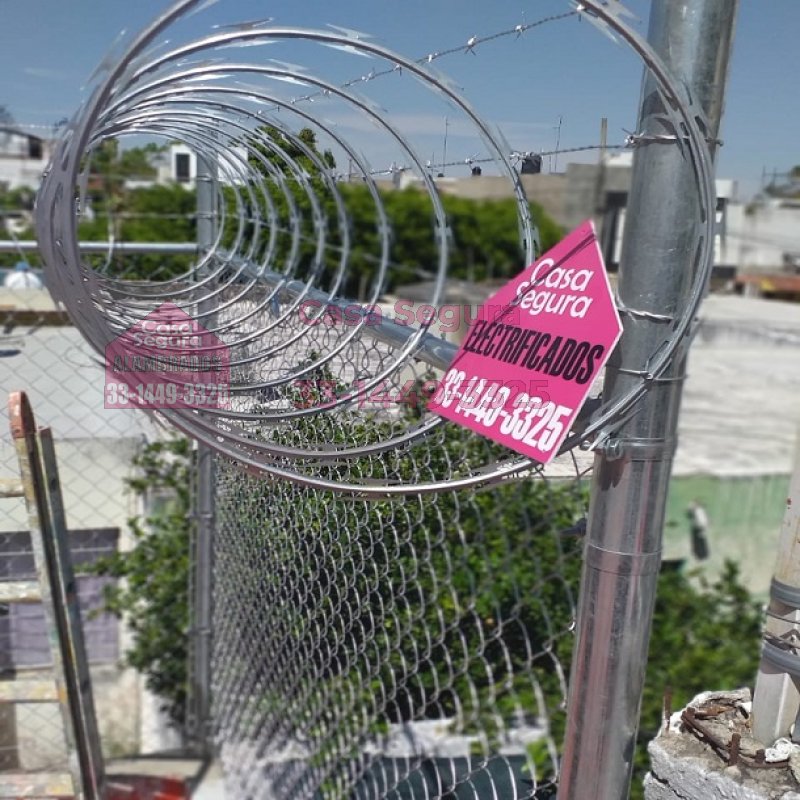 Instalación de Alambrado con Espiral de Navajas y Púas de la Mejor Calidad en Seat