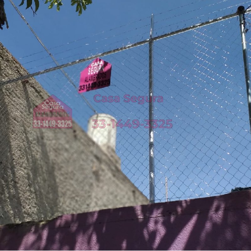 Cercas De Alambrado Con Instalaciones En La Consti