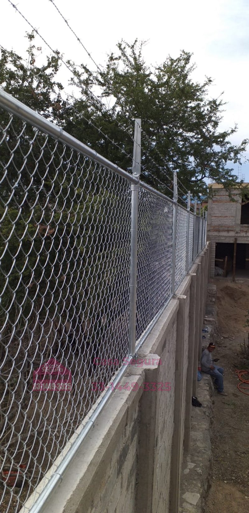 Alambrado en Colonia Mesa Colorada