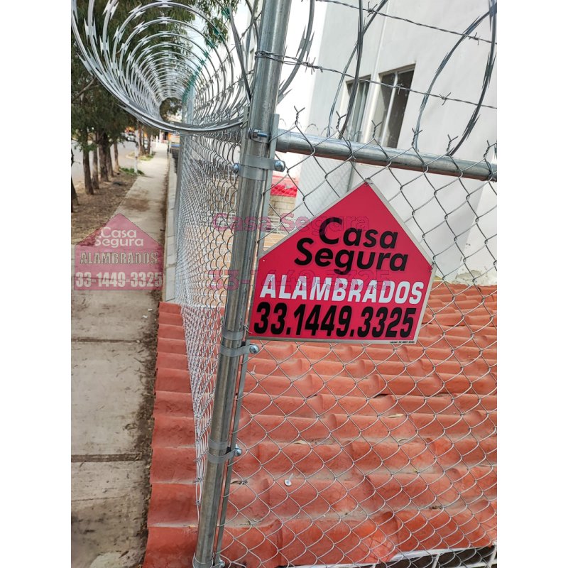 Malla Ciclónica con Concertina e Hilos de Púas en Col. Crucero de la Mesa